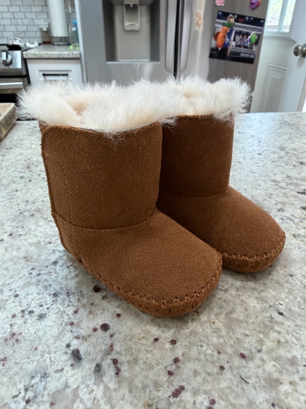 UGG Caden Baby Girl Suede Fuzzy Boot Snow Winter Bootie Tan Size 0/1